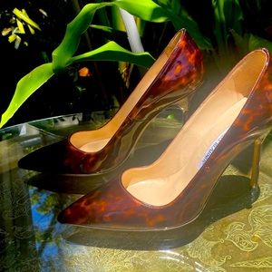 Manolo Blahnik thin heel pump